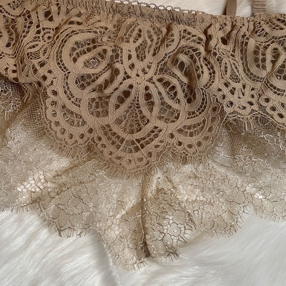 VICTORIA’S Secret Lace Bralette Set - Picture 5 of 16